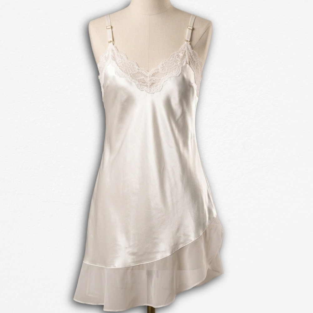 Morgan Taylor Intimates Ivory Satin Lace Trim Chemise Nightgown White Medium